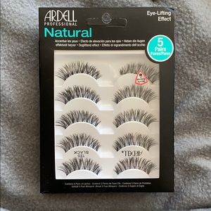 Ardell Natural eye-lifting effect lashes